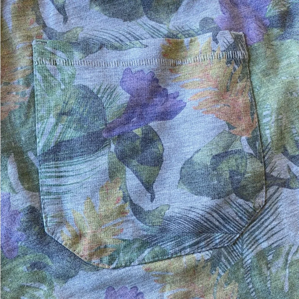 HM‎ Divided Mens Tropical Floral Sweat Shorts Gray Green Purple Raw Hem Size M